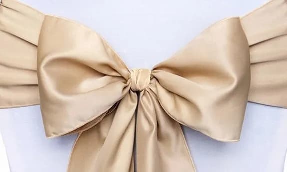 Jak udekorować krzesło komunijne, by zachwycić gości i stworzyć magię