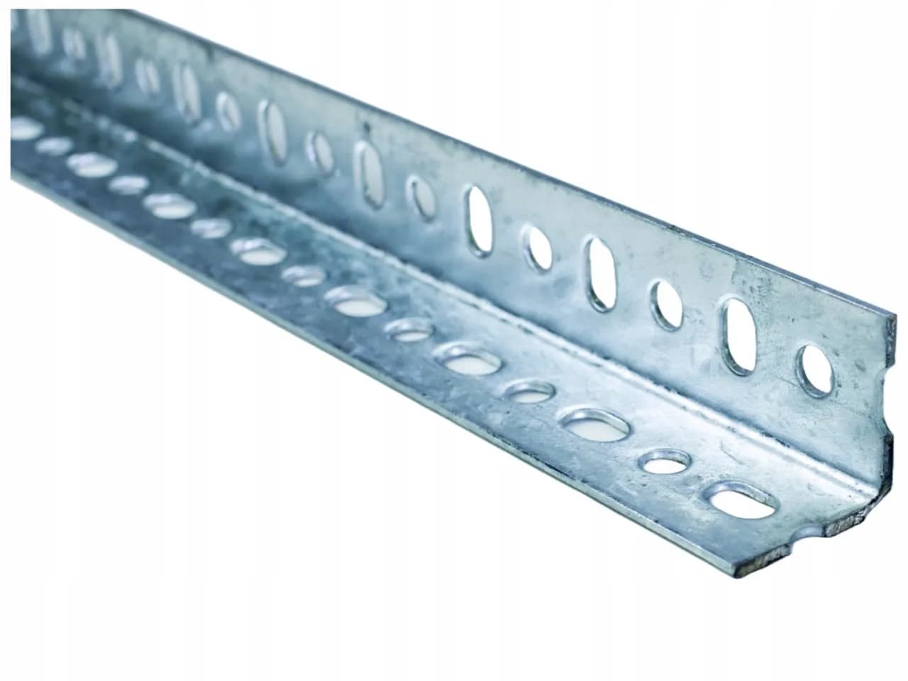 Jaki kątownik na regał - wybierz najlepszy dla swojej konstrukcji